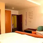 Logis Stadt Neustadt 4*