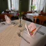 Hotel Logis Stadt Neustadt 4*