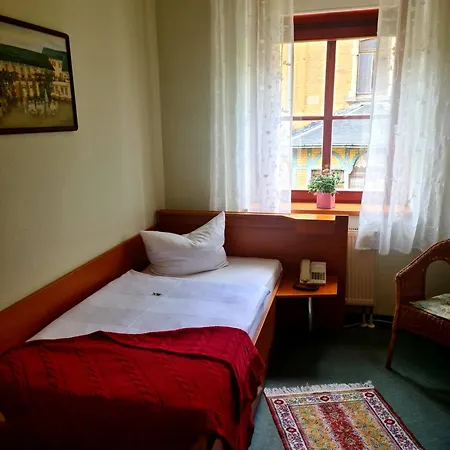 Logis Stadt Neustadt Hotel