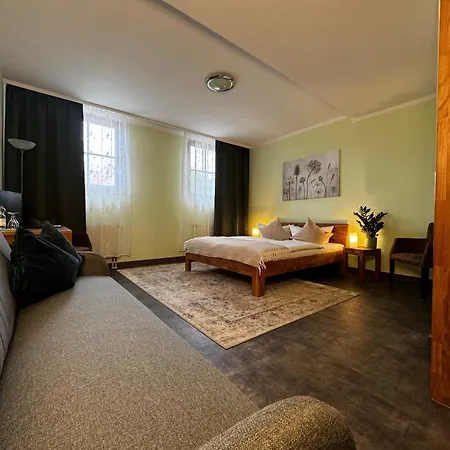 Logis Stadt Neustadt