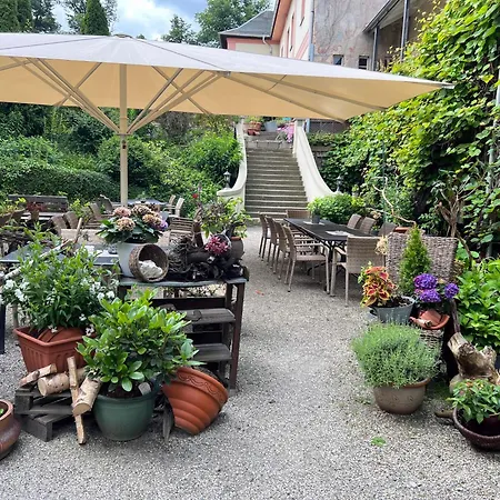 Logis Stadt Neustadt Hotel 4*