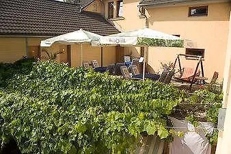 Logis Stadt Neustadt