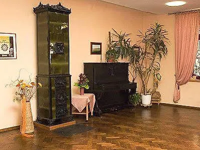 Otel Stadt Neustadt 4*