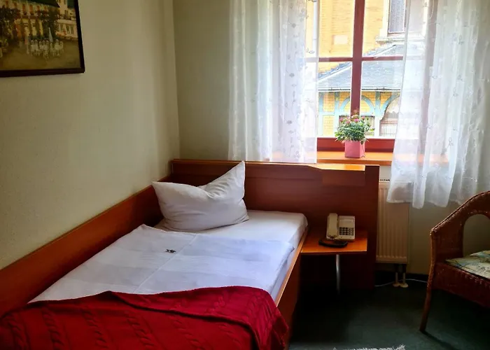 Logis Stadt Neustadt Hotel